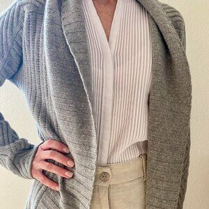 Luxurious Women's 100% Cashmere Brooks Brothers Grey Cardigan (Size L)
